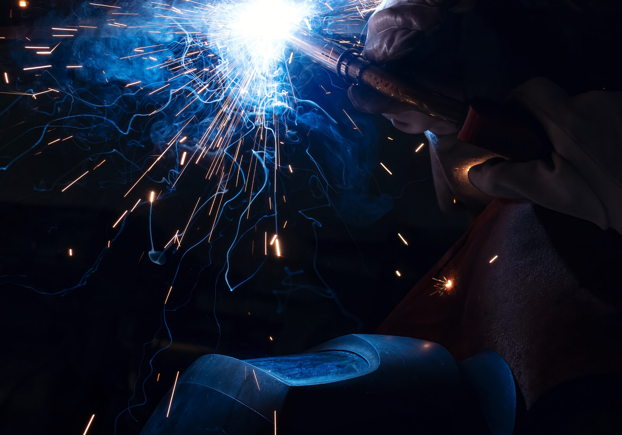 Cradle mount repair_0001_view-welder-work-france